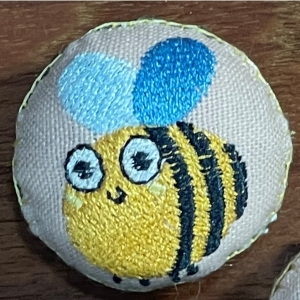 小蜜蜂刺繡別針 小蜜蜂刺繡別針